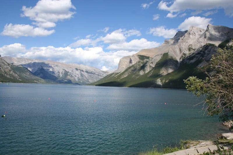 lake minnewanka banff