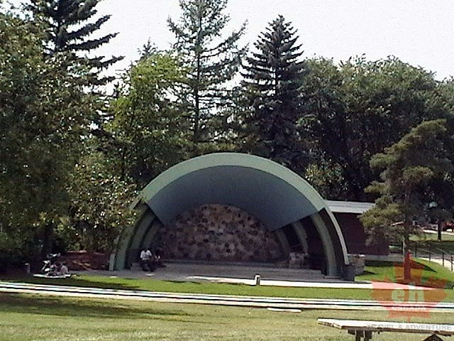 Bandshell in Borden Park
