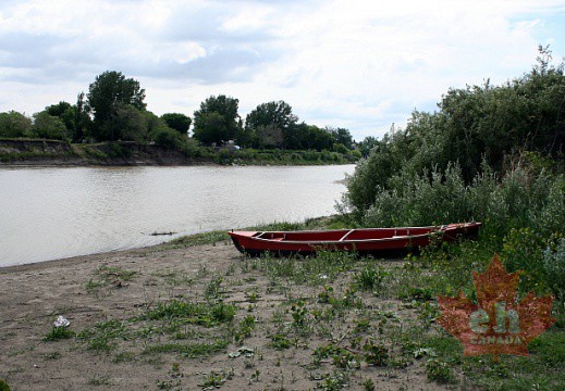 Canoeing the Red Deer River