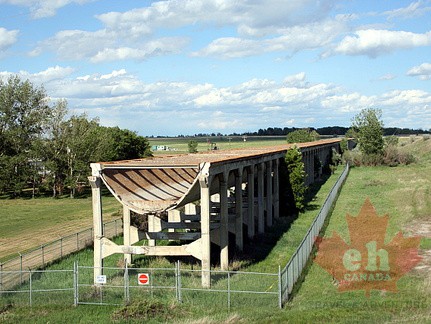 Views of the Aqueduct