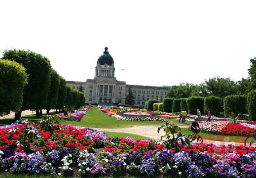 Queen Elizabeth Gardens in Regina