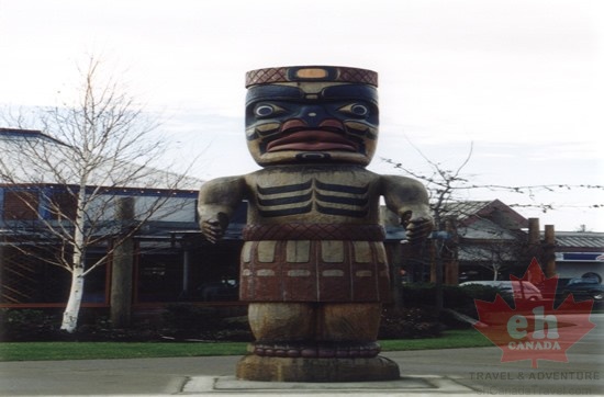 sooke_totem_pole.jpg