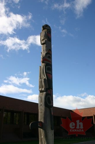 totem_poles002.jpg