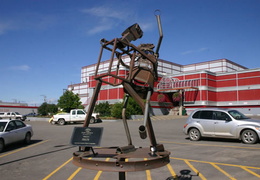 Dancers (702 visits) Statue on Main Street Dancers