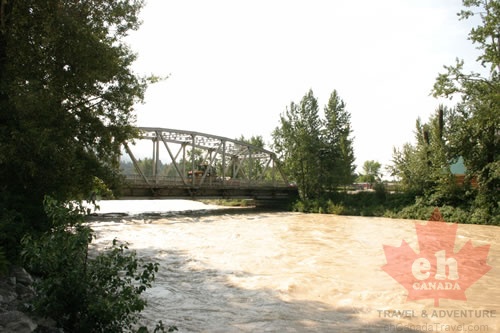 Highway #95 (739 visits) Views of bridge and highway Highway #95 bridge over Kicking Horse River connecting the village. Highway #95