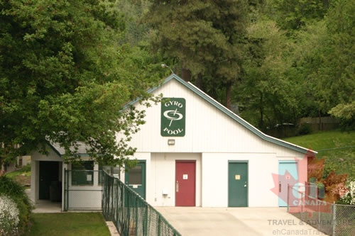 Gyro Pool (852 visits) Change rooms at swimming pool Swimming pool in park Gyro Pool