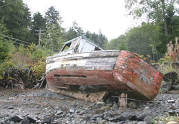 Retired Boat (475 visits) Boat left for narure on shorlene Rustic boat left behind for some time Retired Boat