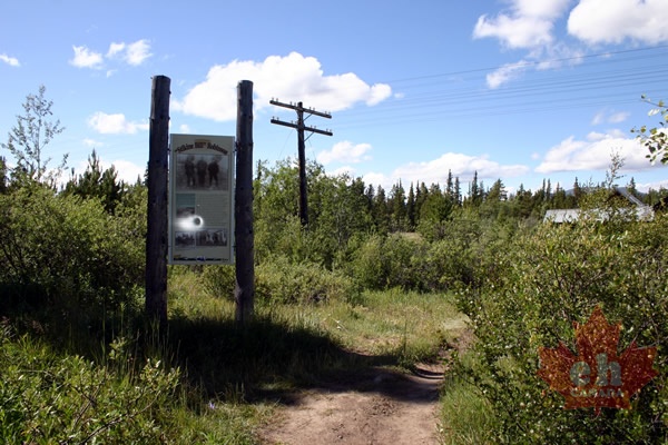 trail-info-sign002.jpg