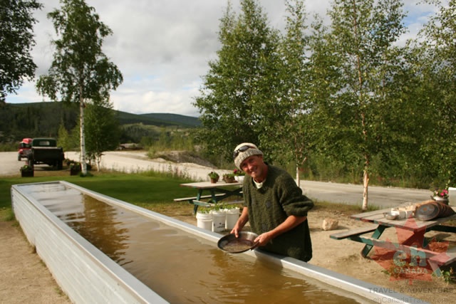 gold-panning _1_.jpg