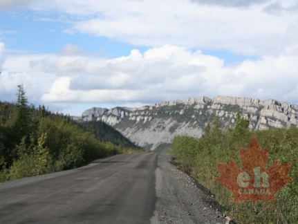 Ogilvie Mountains (3068 visits) Driving towards the mountain range Ogilvie Mountains