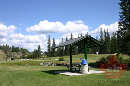 picnic table 001