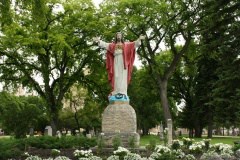st-boniface-bastilica-statues-07.jpg