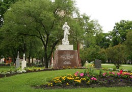 st-boniface-bastilica-statues-08 (328 visits, rating score 4.46) st-boniface-bastilica-statues-08