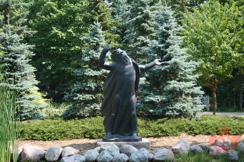 atrium-statue-38