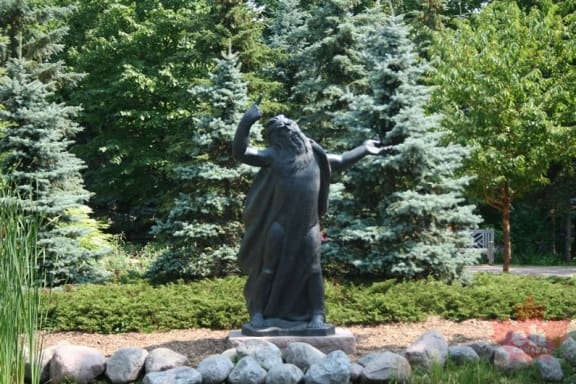 atrium-statue-38