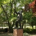 entrance-statue-80