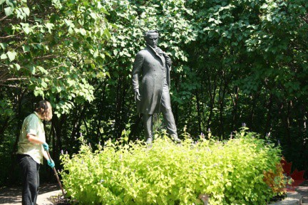 statue-32