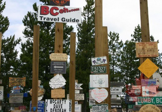 sign-post-forest-bros-002