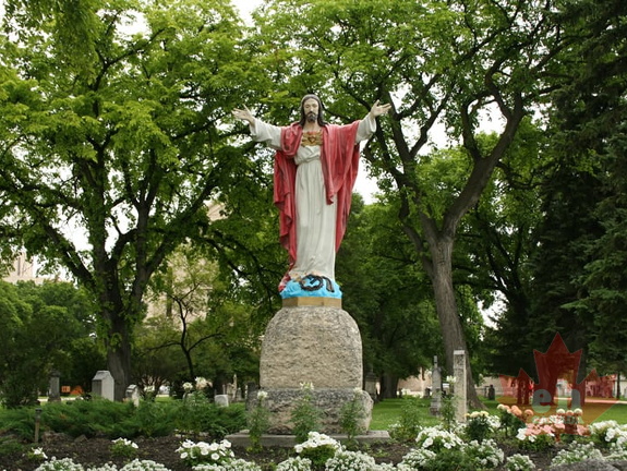 st-boniface-bastilica-statues-07 (1042 visits, rating score 4.39) st-boniface-bastilica-statues-07