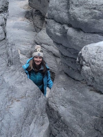 A narrow and tricky sport to scale the rocks in Maligne Canyon on the icewalk