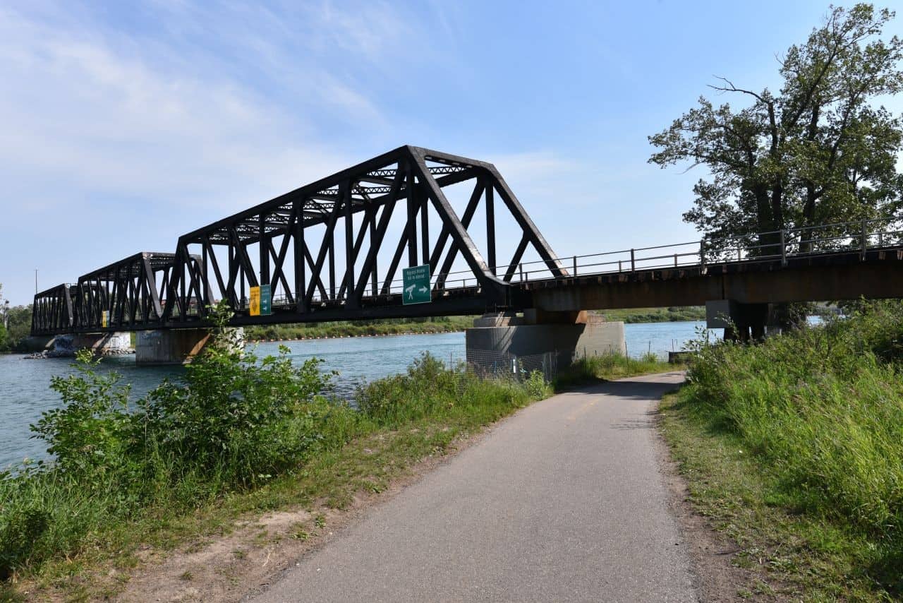 The City of Calgary Trails form a network of paved and gravel pathways that is suitable for hikers, joggers, and cyclists of all ages and abilities.