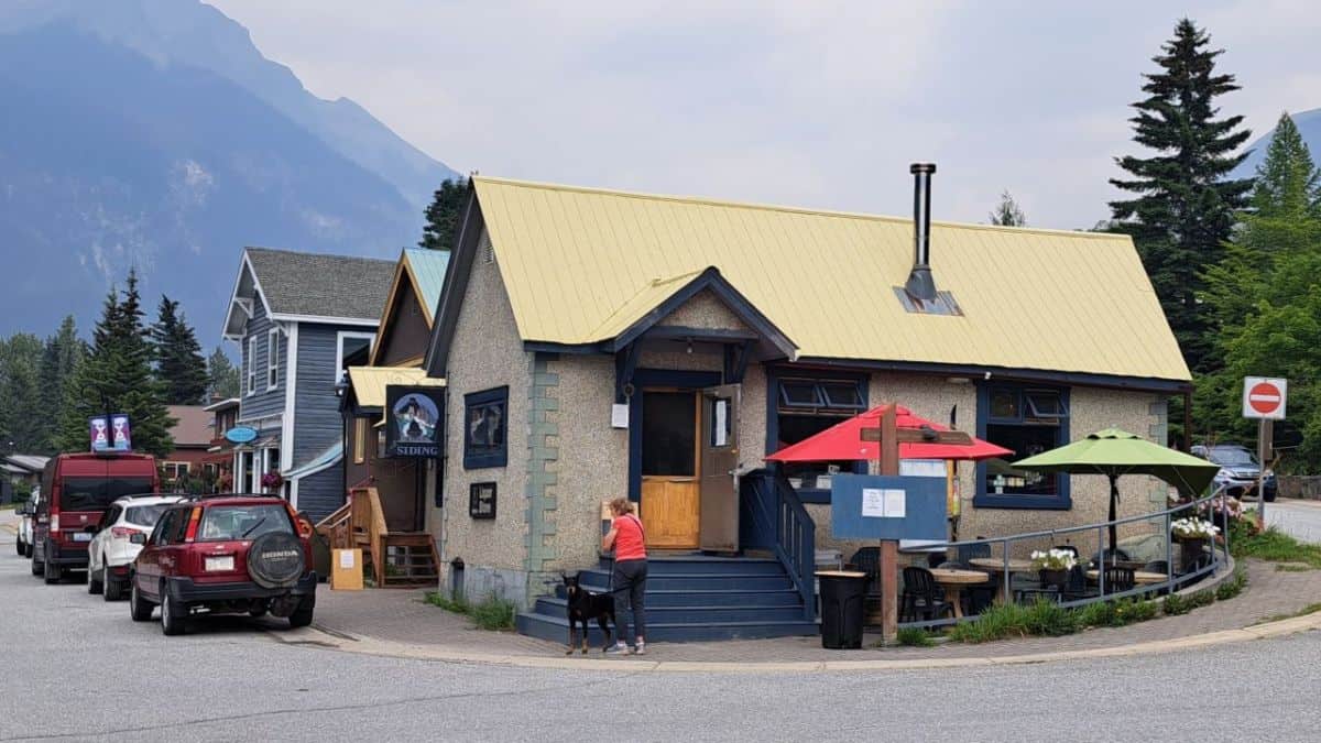 A small restaurant serving burgers and sandwiches in Field BC as well as the town liquor store.