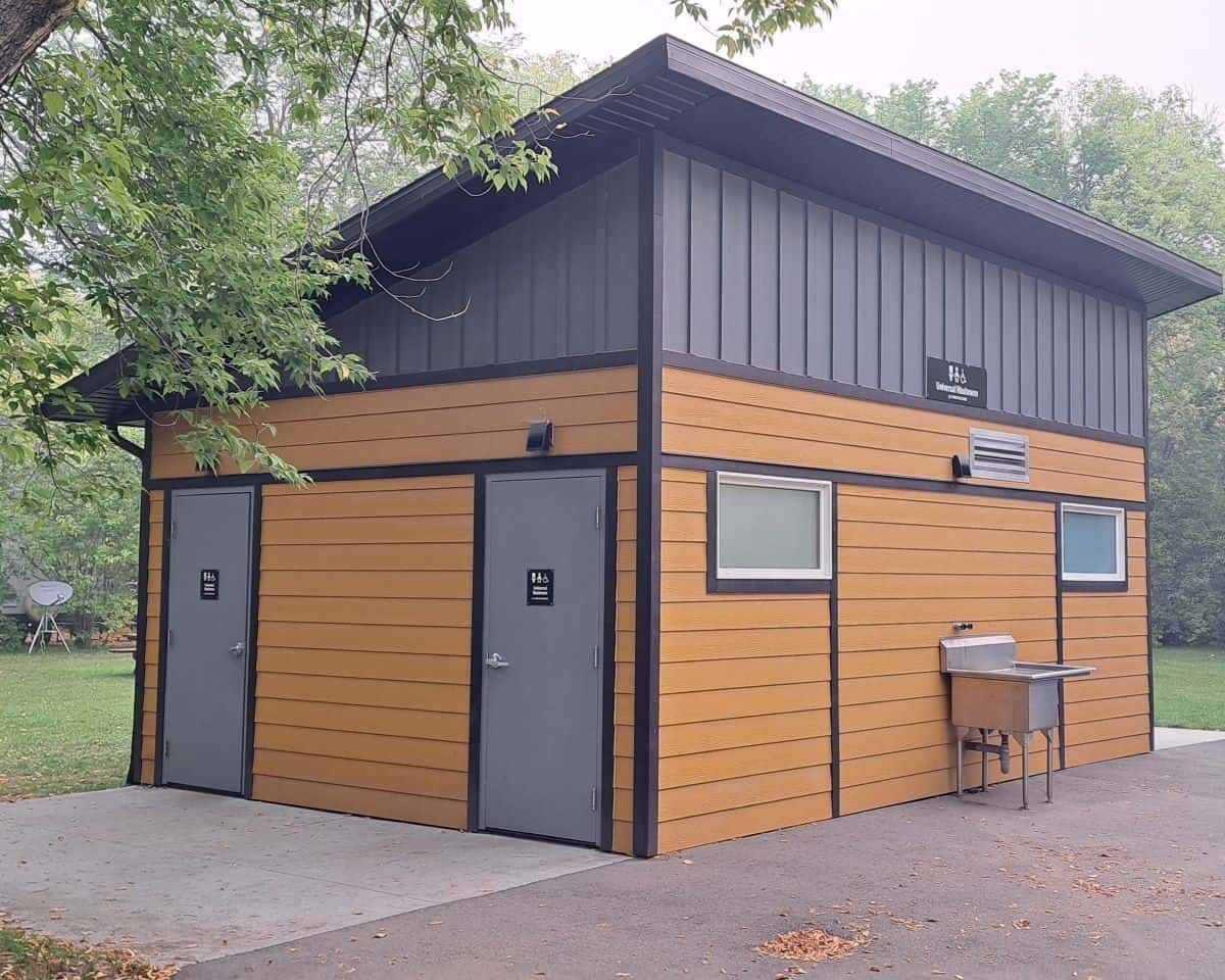 Clean and well maintained washroom facilities at the Gordon Howe Campground in Saskatoon Canada