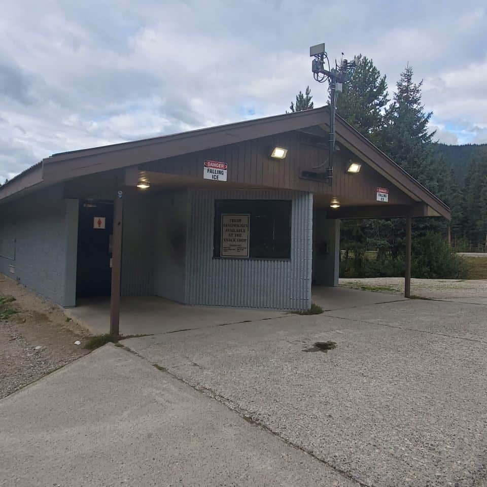 Washrooms are available on the Coquihalla Highway. Britton Creek Rest Area is one possibility. Food truck is at the stop.