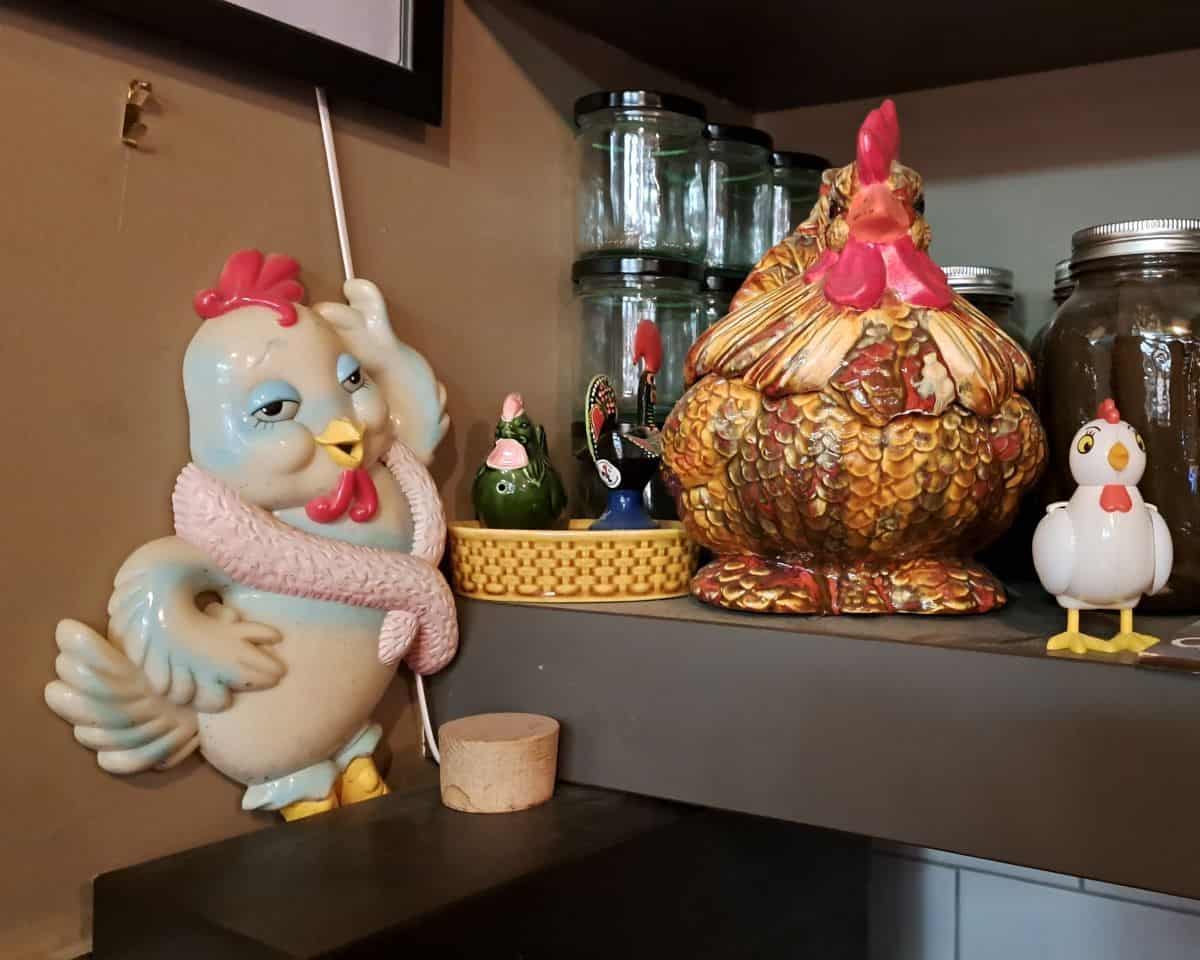 Each business and restaurant on 124 Street has its own distinct personality. Northern Chicken has a nostalgic feeling, like hanging out with your friends in the basement listening to music and eating good food