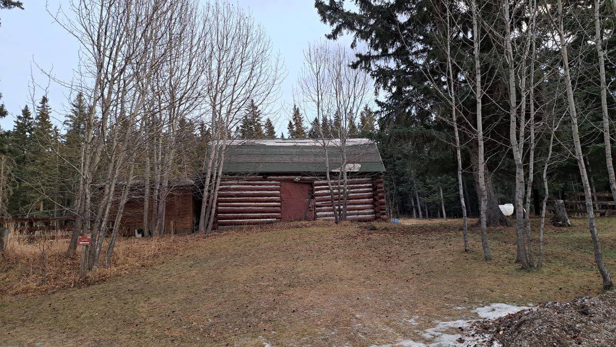 Several of the Overlander Mountain Lodge Hiking Trails begin at the Old Barn.
