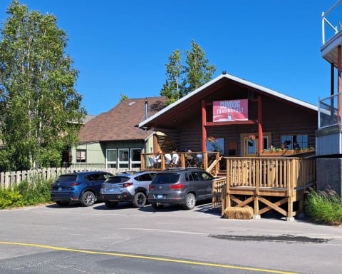 Sundog Trading Post offers outdoor adventure tours , has a gift shop and a cafe. They are also famous for homemade ice cream.