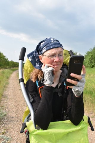Standing on the trail with phone in hand, it is important to think before sharing sensitive information like a precise location for a rare or nesting bird. Ethical birding in Canada balances curiosity with responsibility, protecting rare birds and their habitats.