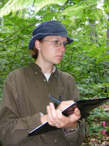Documenting and contributing to local conservation efforts, this moment highlights how birders can give back. Responsible birding in Canada combines observation with action, supporting habitats and protecting wildlife for future generations.