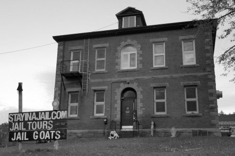 Dare to stay at the Dorchester Jail Bed & Breakfast, a former provincial jail haunted by the spirits of its grim past, including the restless souls of criminals executed here in 1936.