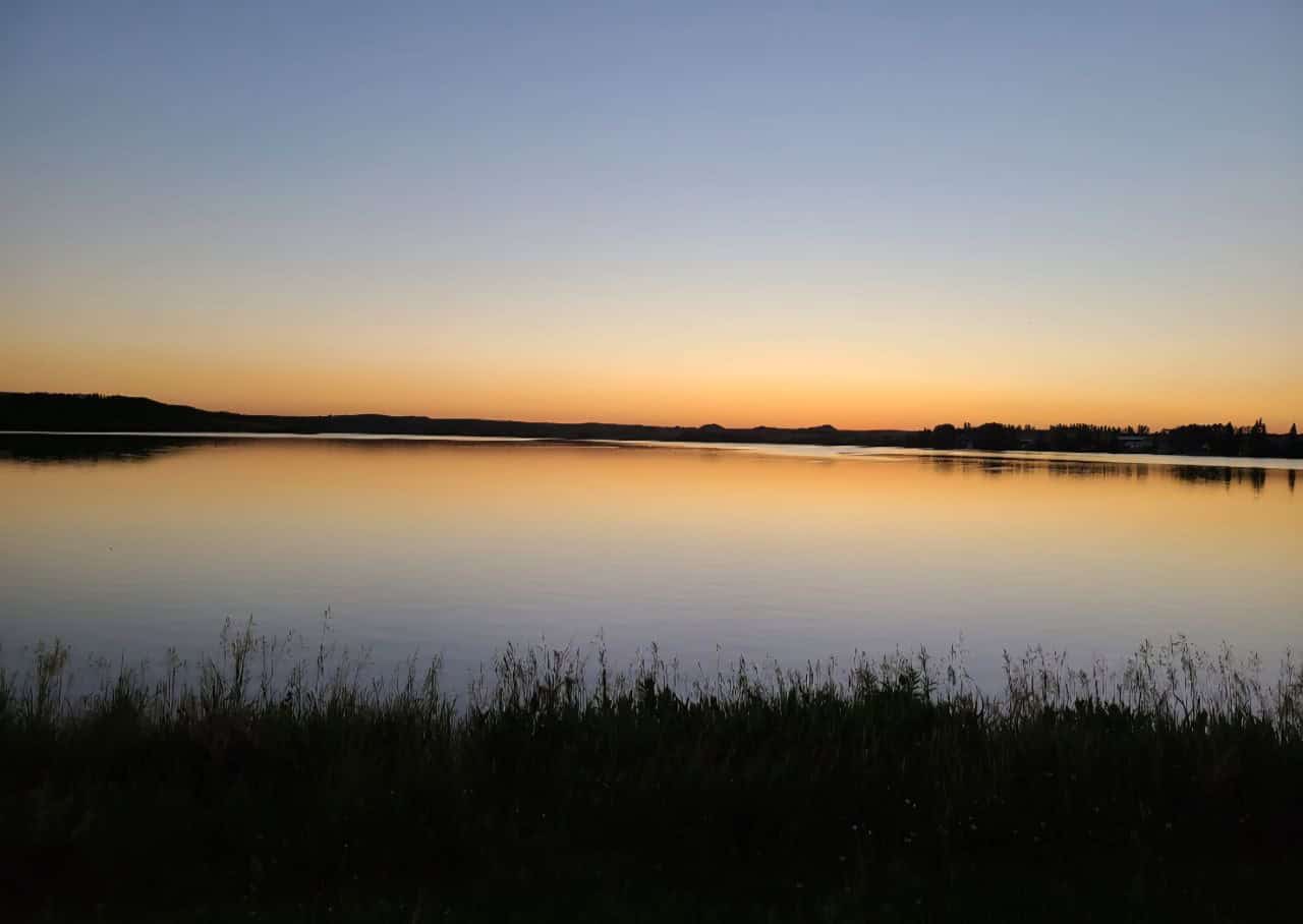 Enjoy prairie sunsets with Eastern Alberta Canada staycations
