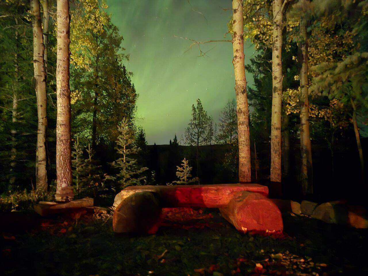 Bearberry cabins offers great aurora viewing opportunities in central Alberta Canada