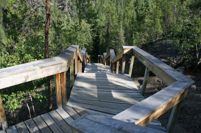 cameron-falls-trail-stairs