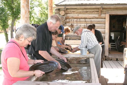 fort-steel-gold-panning