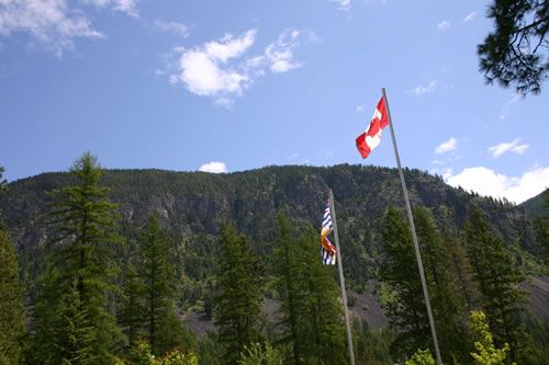canyon-park-flags