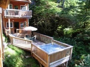 ucluelet-resort-terrace-beach