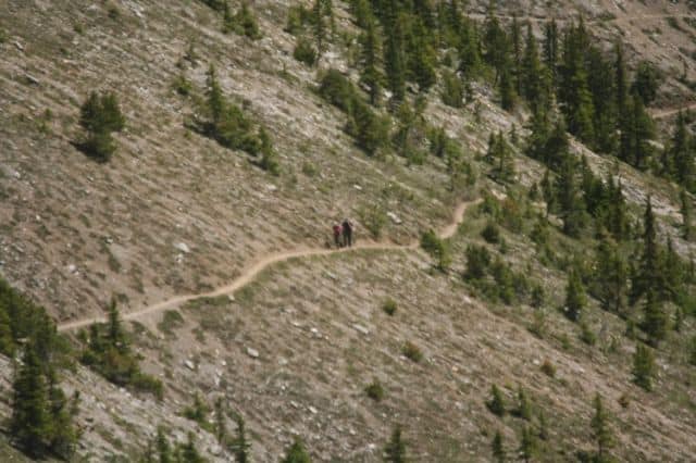 trail-to-summit-across-rock-slide20090720_87