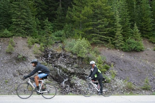 icefields-parkway-cyclists20090715_35