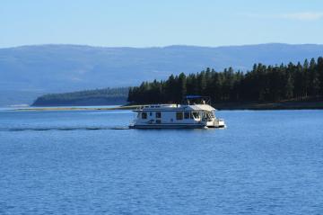 houseboating