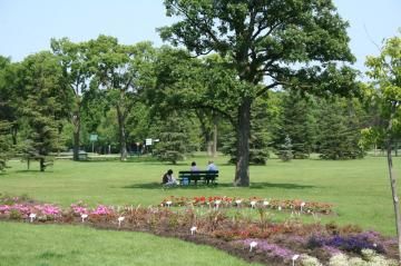 assiniboine-park-pic assiniboine-park-pic
