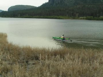 kayakers_on_vaseux_lake_near_wildlife_centre