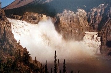 virginia_falls_nahanni_nwt