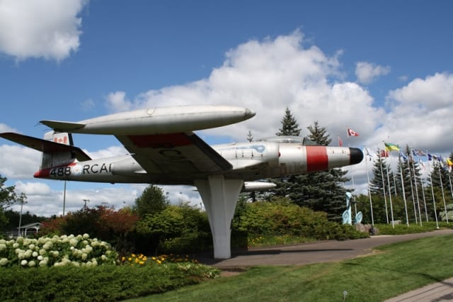 centennial-park-entrance-saint-george-rd-plane20100822_67