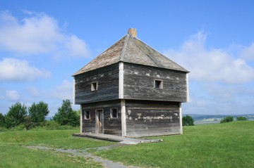 fort-edward-historic-site-historic-bunkhouse20110713_92