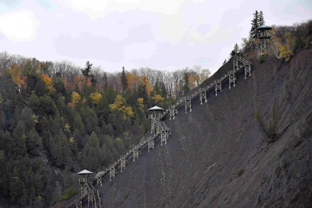 panoramic-staircase-montmorency-falls-quebec-canada