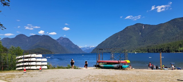 canoe-and-kayak-rentals-on-alouette-lake